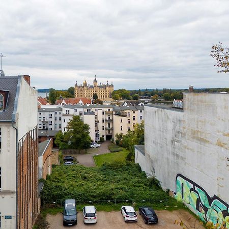 Schlosskoenig - Modernes & Zentrales Apartment Mit Balkon Und Arbeitsplatz Schwerin  Kültér fotó