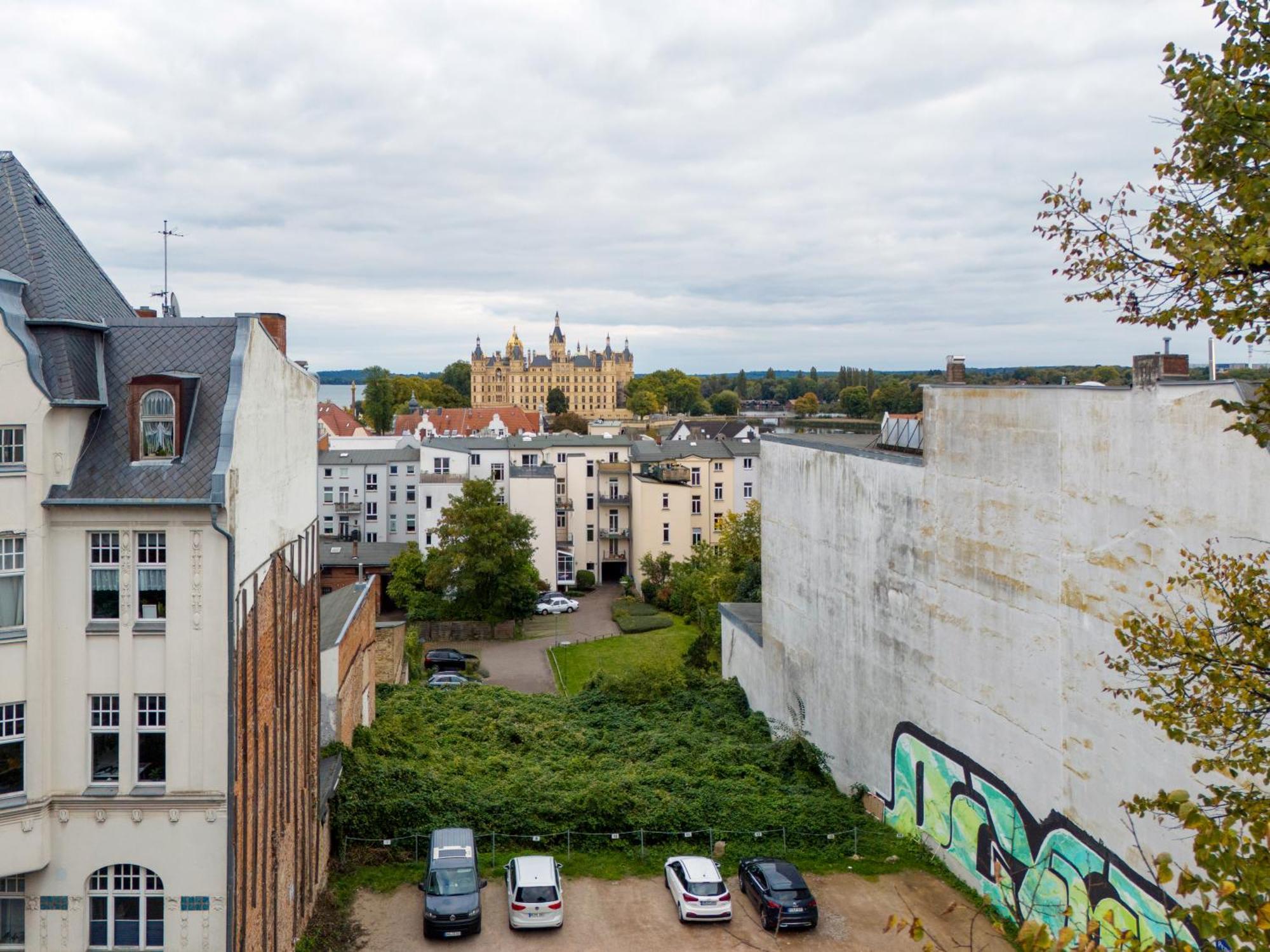 Schlosskoenig - Modernes & Zentrales Apartment Mit Balkon Und Arbeitsplatz Schwerin  Kültér fotó